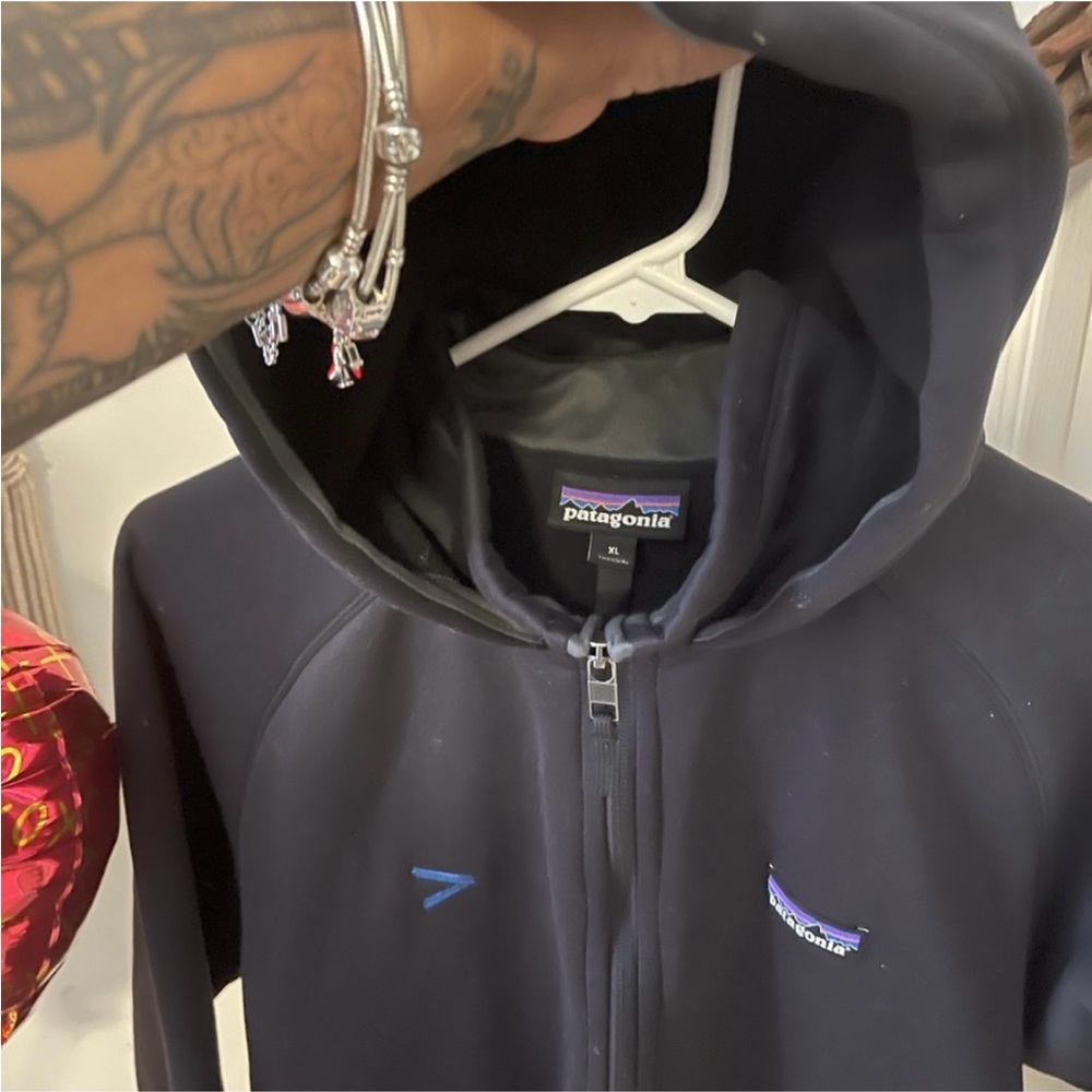 Authentic Patagonia 
Black Fleece-Lined Jacket